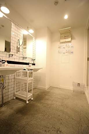 1 Person in 4-Bed Dormitory with Shared Bathroom - Mixed