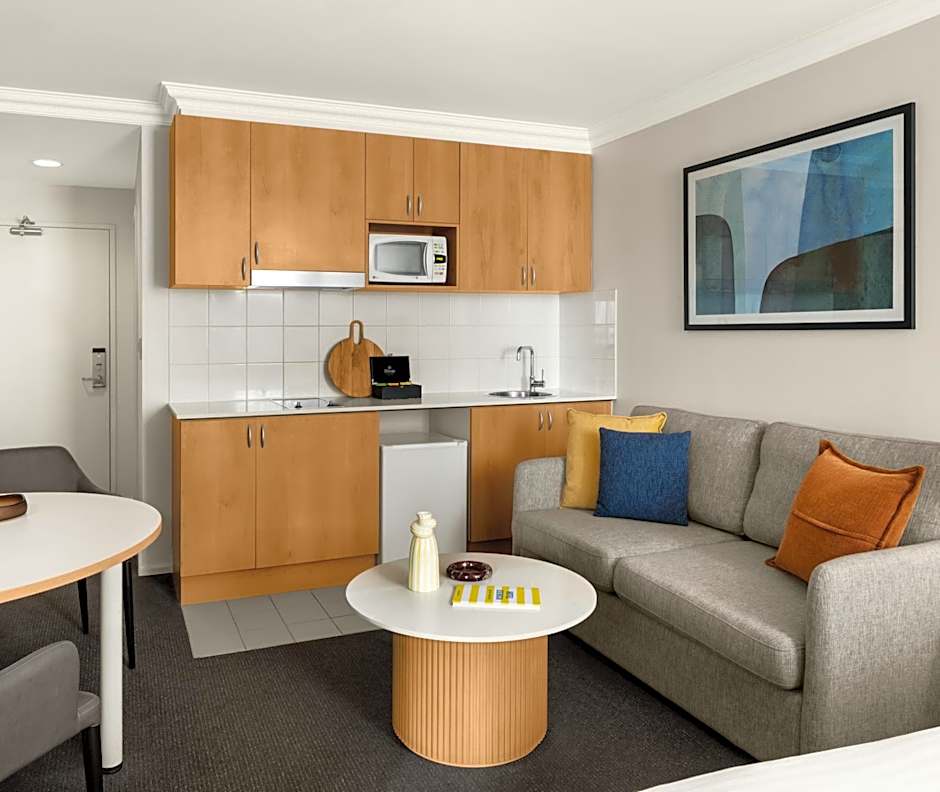Oaks Perth Hotel
