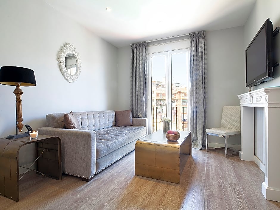 Grandom Suites