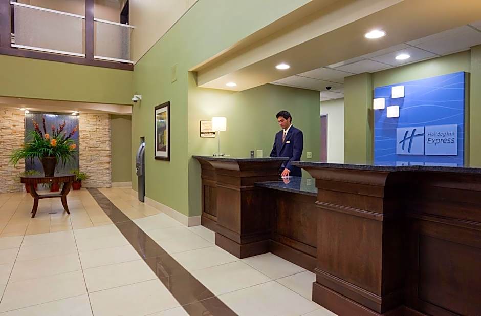 Holiday Inn Express & Suites Verona By IHG
