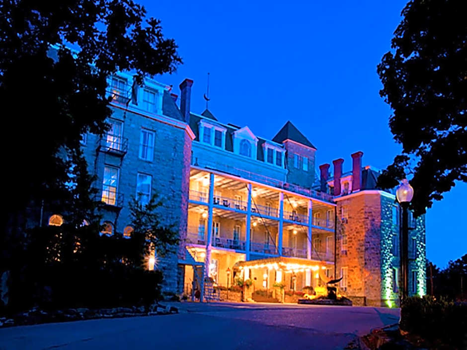 1886 Crescent Hotel and Spa