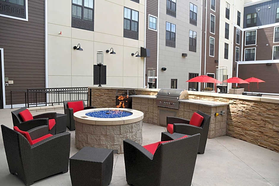 TownePlace Suites by Marriott Lawrence Downtown