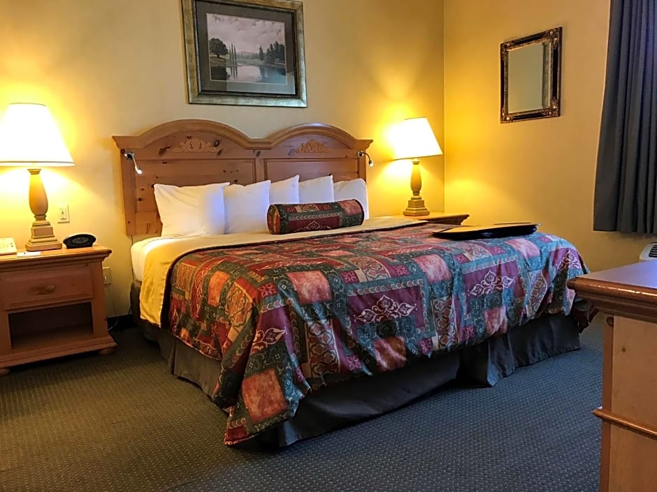 Best Western PLUS Revere Inn & Suites