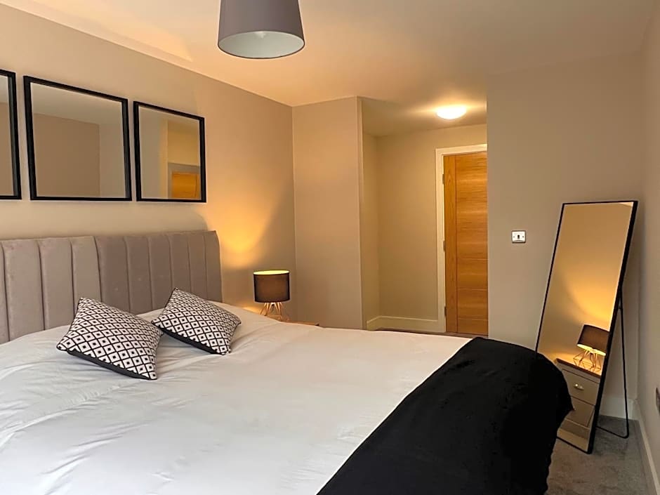 Modern Apartment - BHX NEC - Free Secure Gated Parking