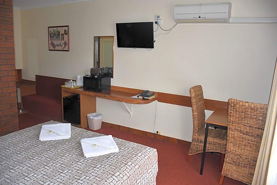 Mount Barker Valley Views Motel & Chalets, Western Australia