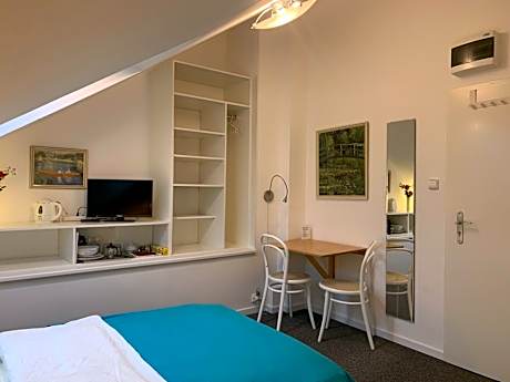 Single Room with Private Bathroom