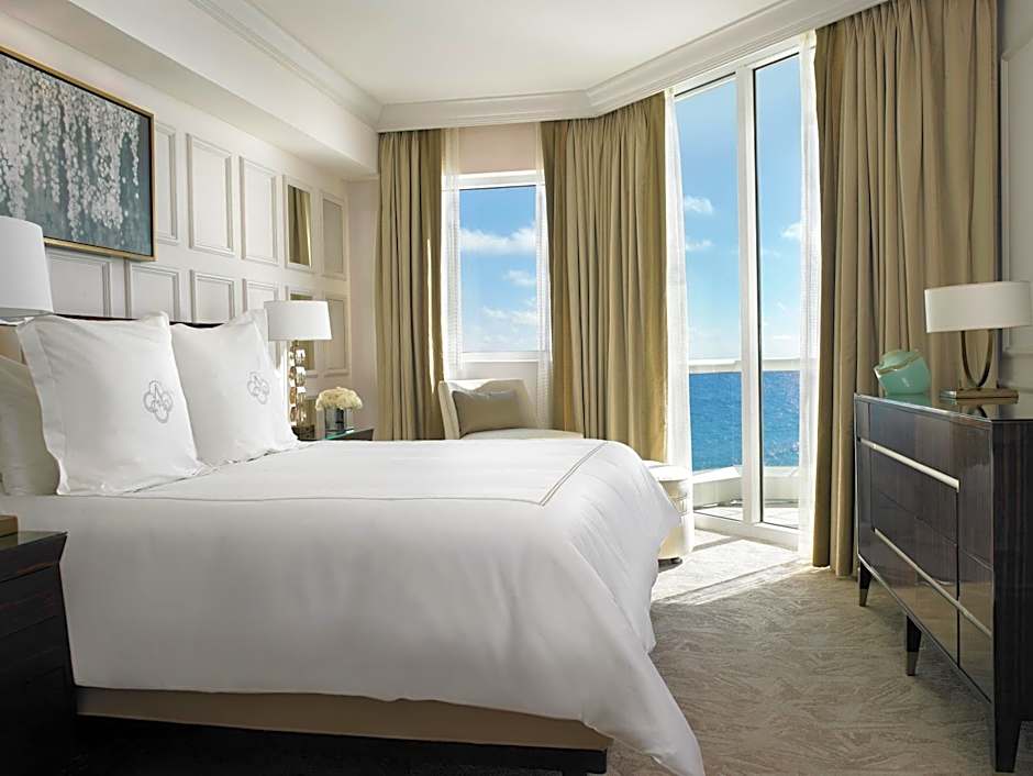 Photo 1 of 5 of Deluxe 1 Bedroom Suite, Ocean front