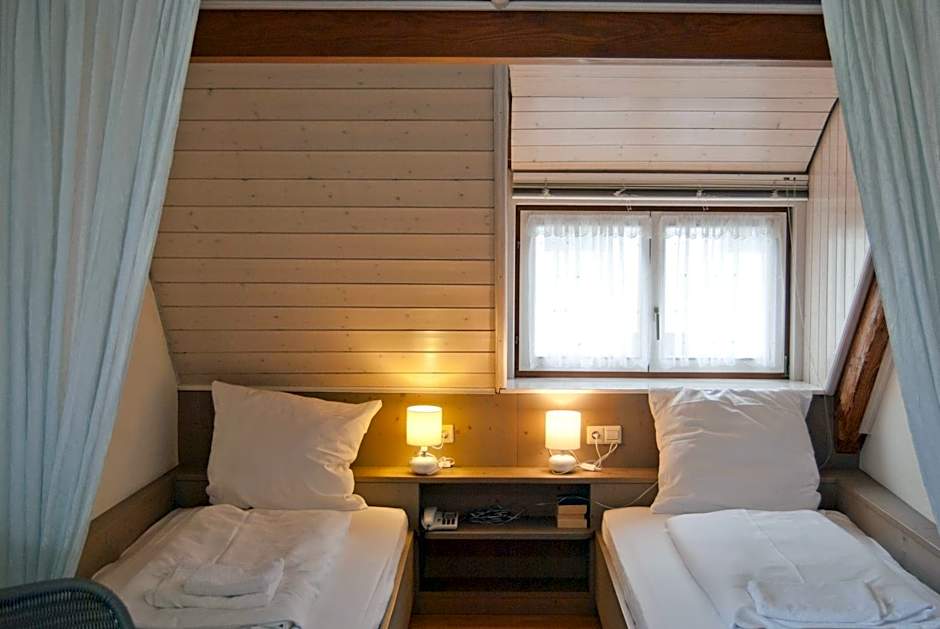 Gasthaus zum Löwen - Restaurant Akropolis