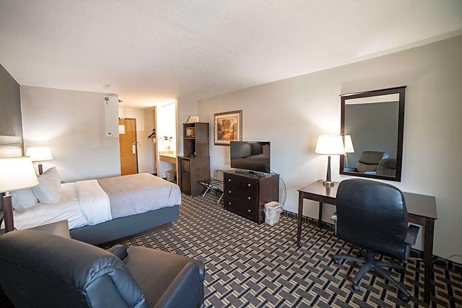 Quality Inn & Suites Watertown