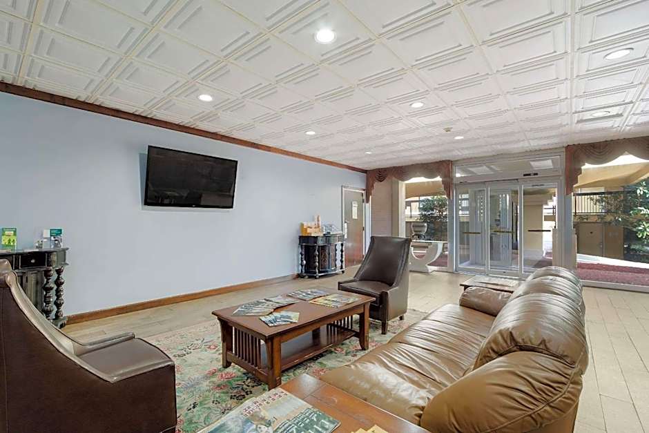 Quality Inn & Suites Conference Center Statesboro Historic District