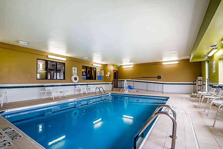 Quality Inn - Coralville