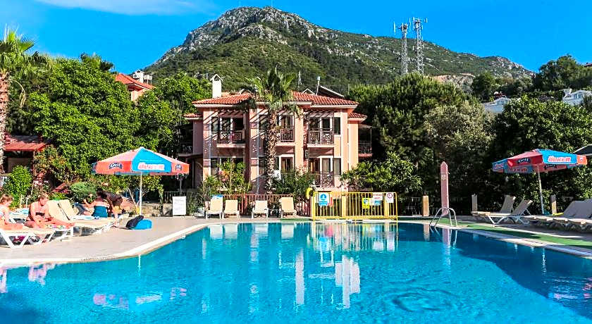Club Pink Palace Hotel