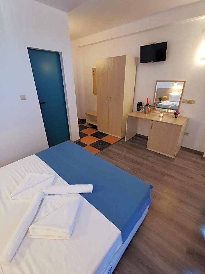 Largo Beach Hotel