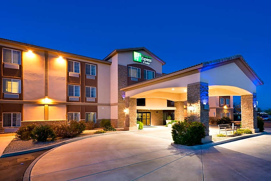 Holiday Inn Express & Suites Casa Grande by IHG