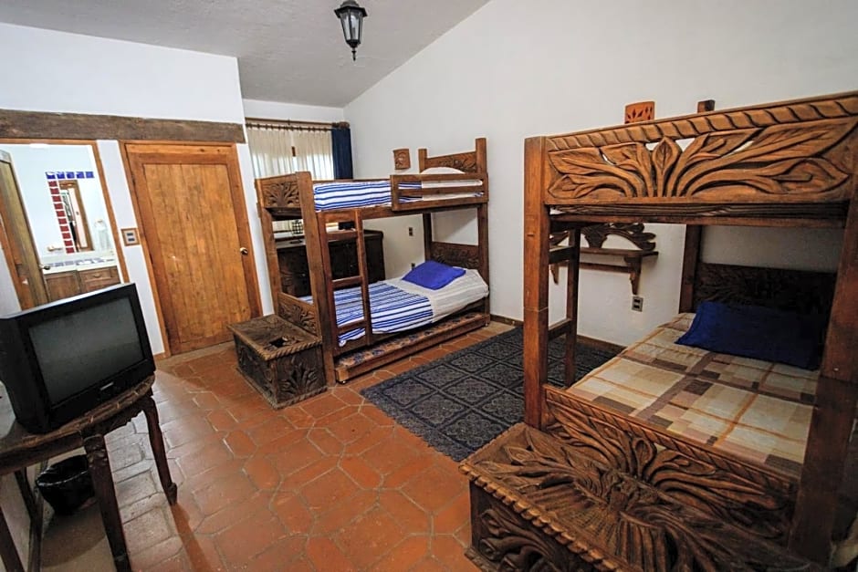 Lago Sol Hotel & Suites