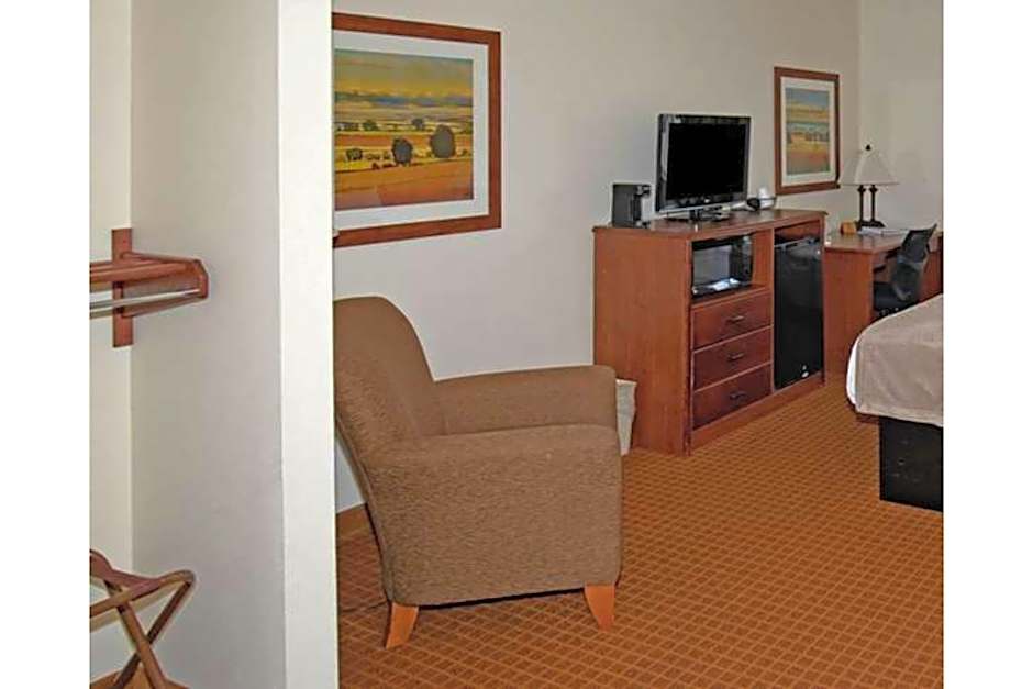 Park View Inn & Suites By OYO Hoisington
