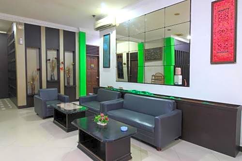 OYO 717 Hotel Dharma Utama Syariah