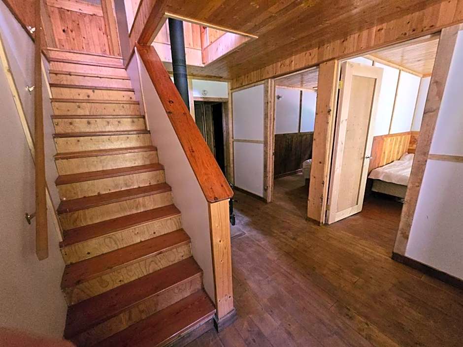 Rustic Executive Cabin at Beaverfoot