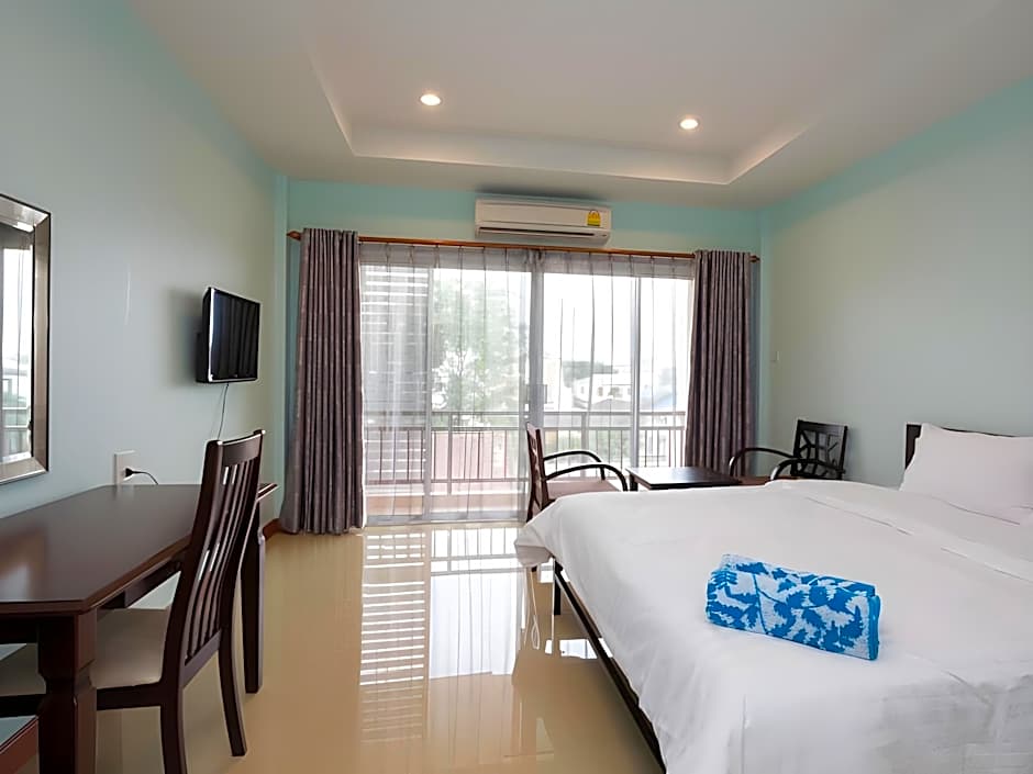 Takanta Place Aparthotel
