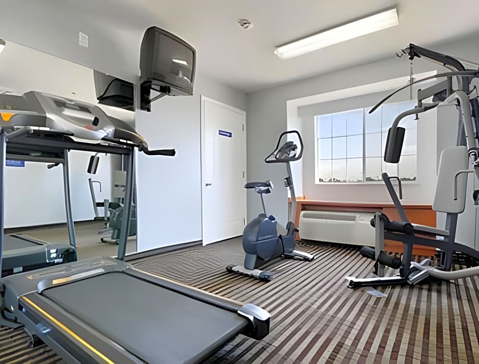Microtel Inn & Suites by Wyndham Garland/Dallas