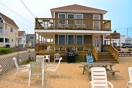 Four-Bedroom Deluxe Home - Oceanfront