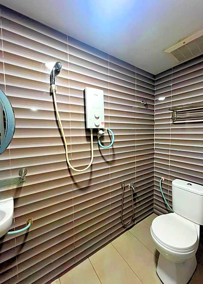 DE GLORY HOTEL USJ 21