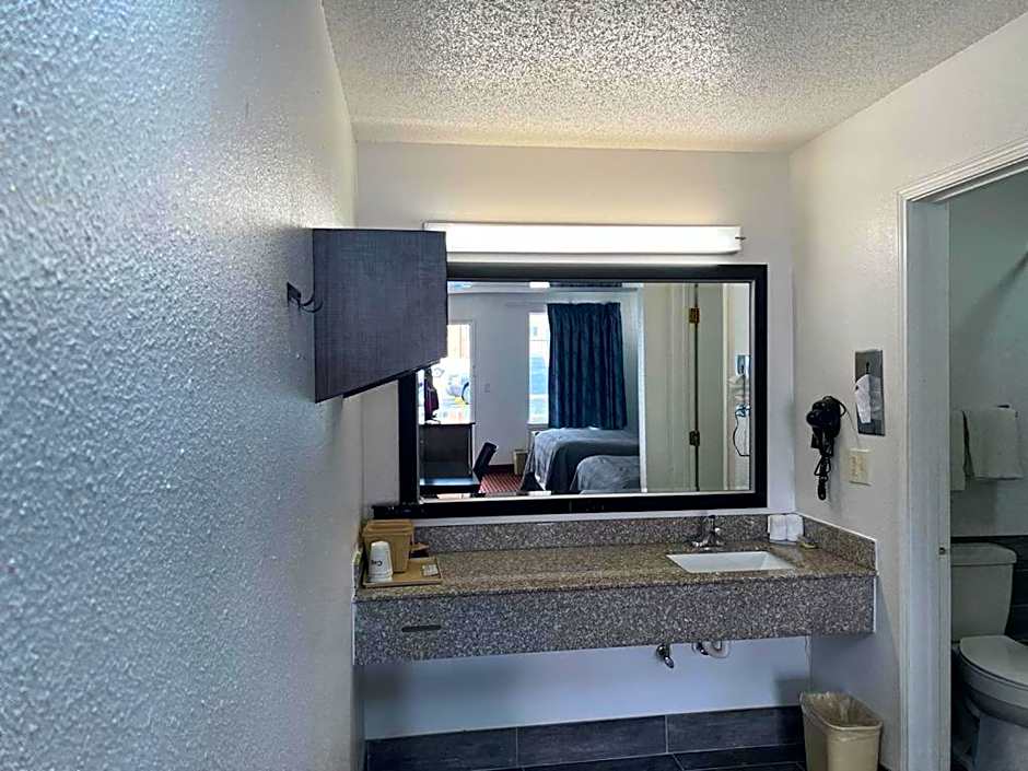 Key West Inn - Tuscumbia