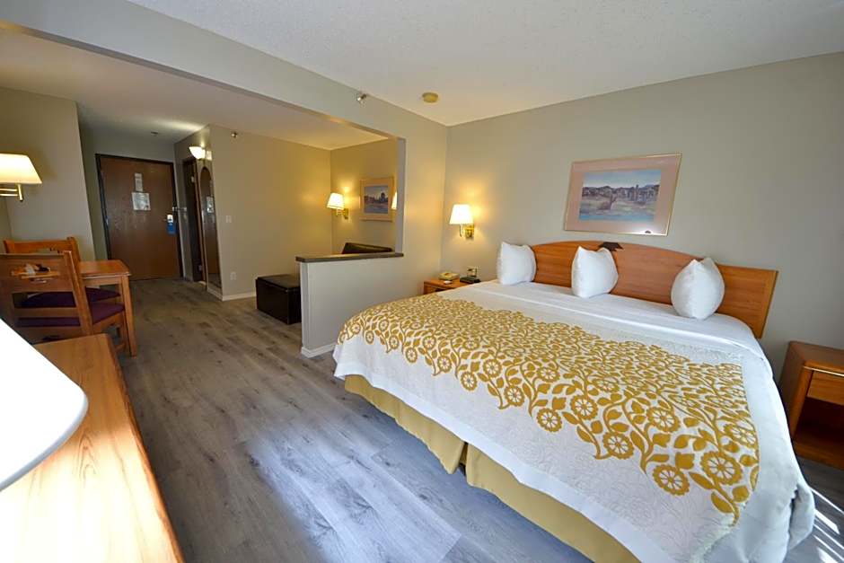Days Inn & Suites by Wyndham Airport Albuquerque