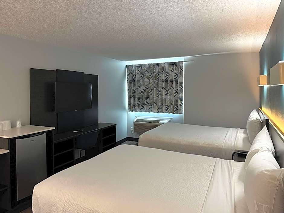 Studio 6 Suites Carson, CA