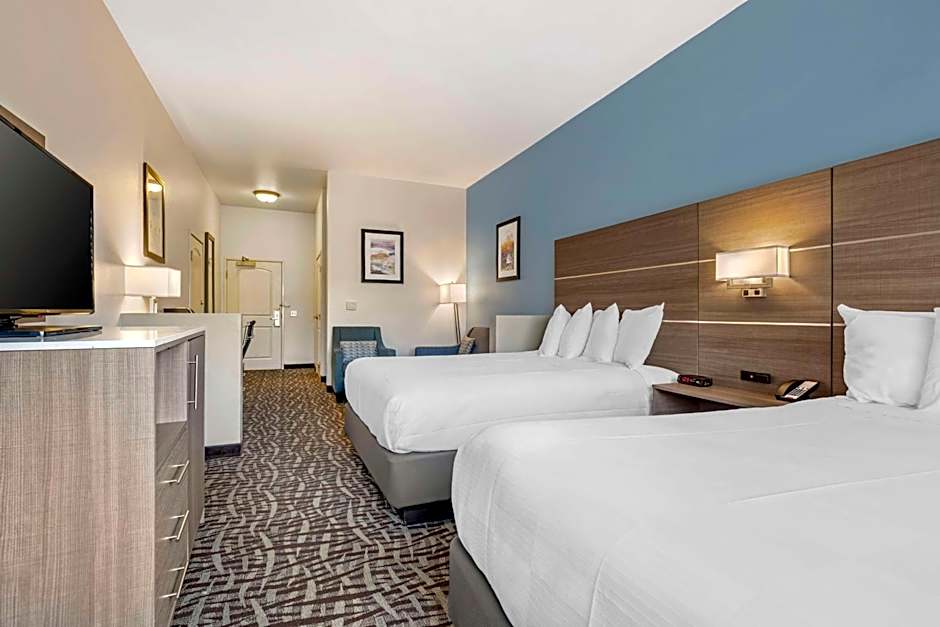 Best Western Plus Lake Elsinore Inn & Suites