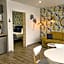 Logis Loire Hotel - Les Cocottes Restaurant