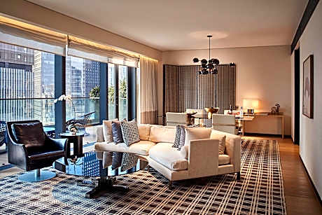 WOW Suite, Club level, 1 Bedroom Suite, 1 King, City view, High floor, Balcony