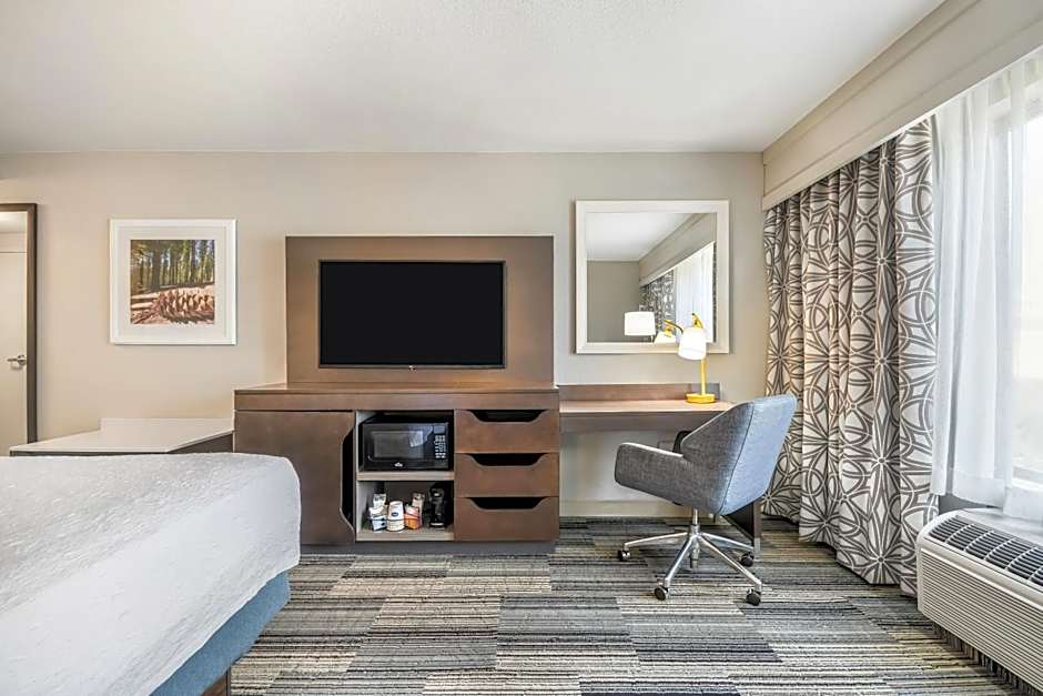 Hampton Inn By Hilton & Suites Tulare