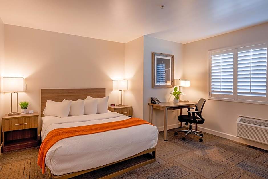 Inn At Moss Landing Point