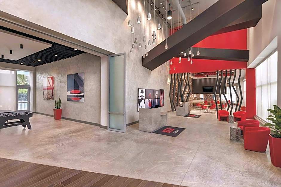 Radisson RED Miami Airport