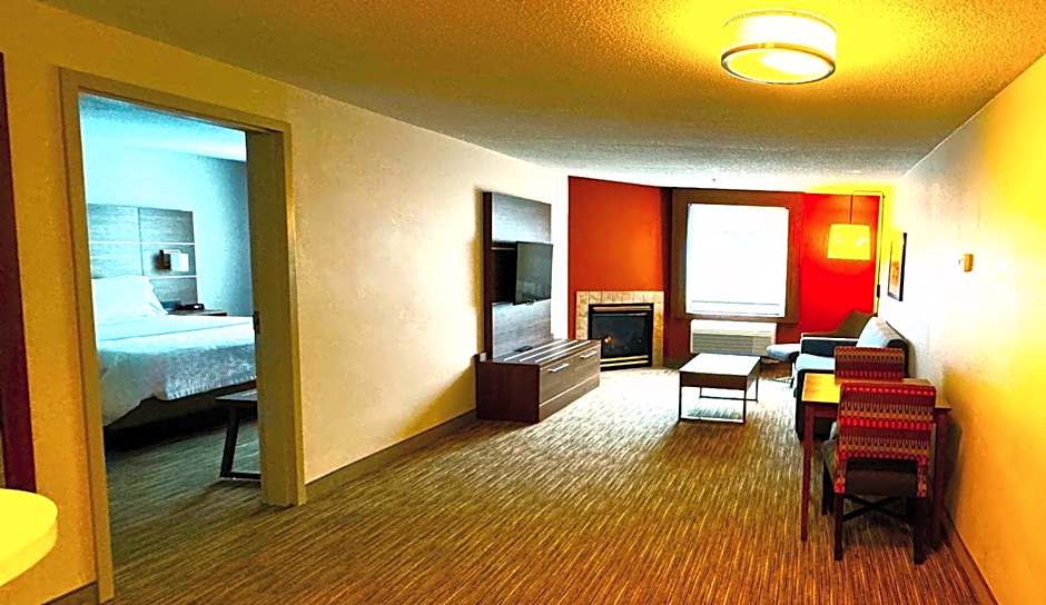 Holiday Inn Express & Suites Lincoln East - White Mountains By IHG