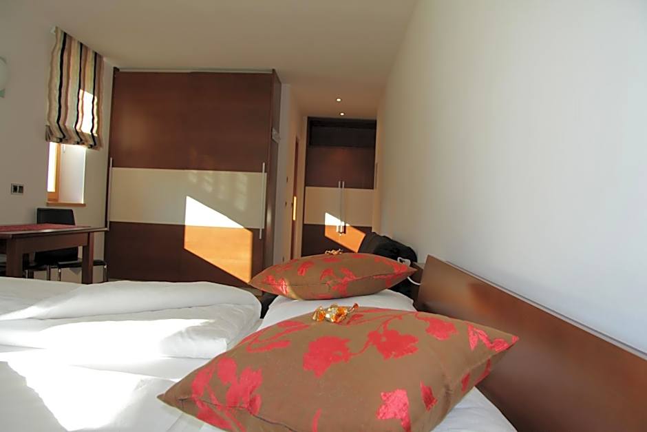 Garni - Hotel Am Burghuegel