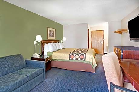 Deluxe King Suite