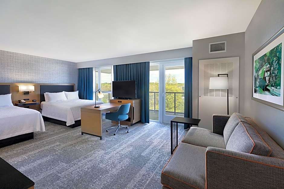 Hampton Inn By Hilton & Suites Watertown Boston