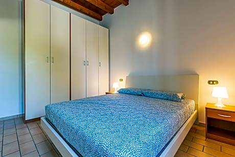 Apartment with Pool View