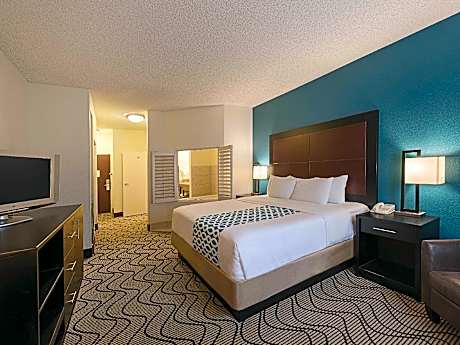 1 King Bed Deluxe Studio Suite Non-Smoking