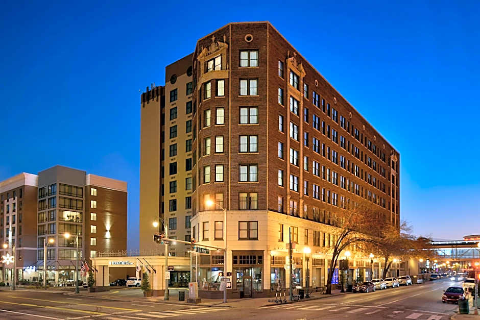 DoubleTree by Hilton Memphis Downtown – Memphis, TN