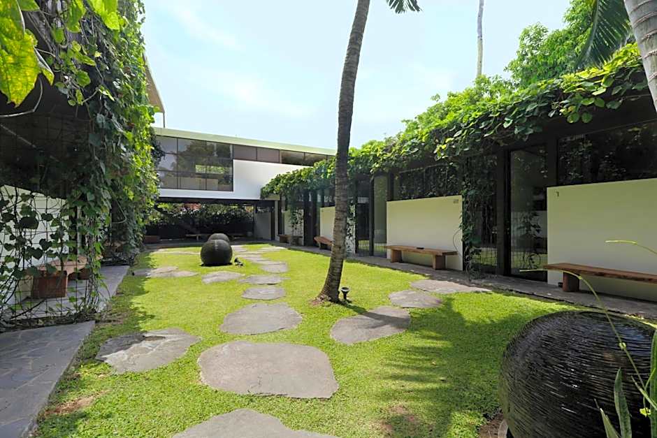 Clio Apartment