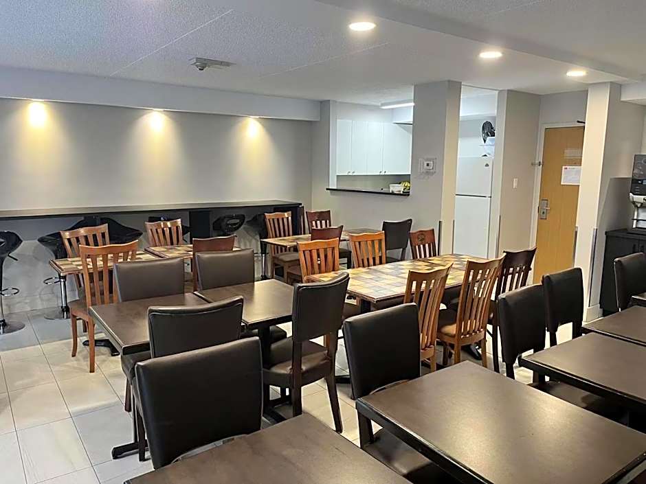 Econo Lodge Quebec Airport