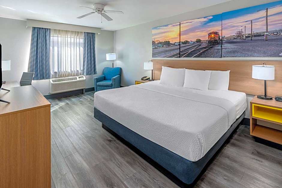 Days Inn by Wyndham Lamar