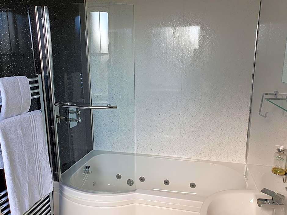 The Radnorshire Arms Hotel