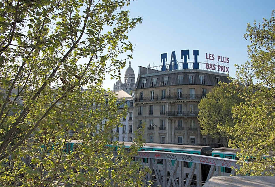 Hotel The Playce by Happyculture