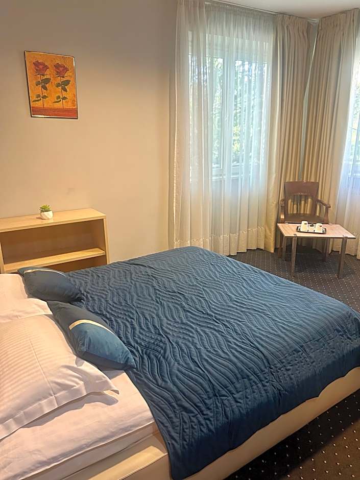 Hotel Pacific
