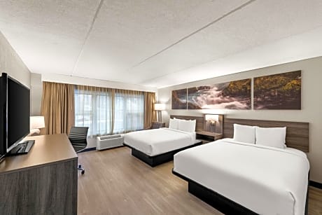 Queen Room with Two Queen Beds - Pet Friendly/Non-Smoking