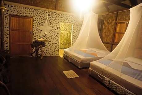 Bungalow with Garden View